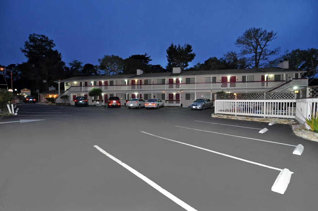 Pelican Inn Monterey Exterior photo